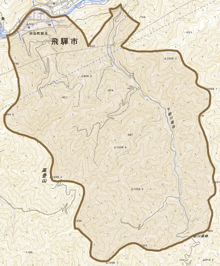 河合町新名とその周辺の地図。町の範囲を重ねている
