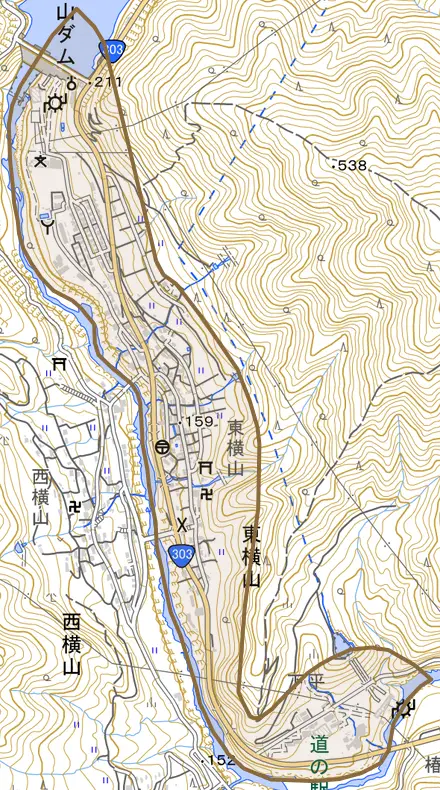 東横山とその周辺の地図。町の範囲を重ねている