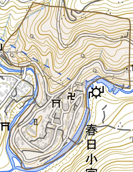 春日小宮神とその周辺の地図。町の範囲を重ねている