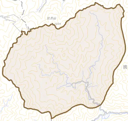 春日美束とその周辺の地図。町の範囲を重ねている
