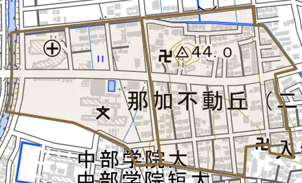 那加不動丘とその周辺の地図。町の範囲を重ねている