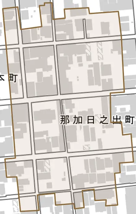 那加日之出町とその周辺の地図。町の範囲を重ねている