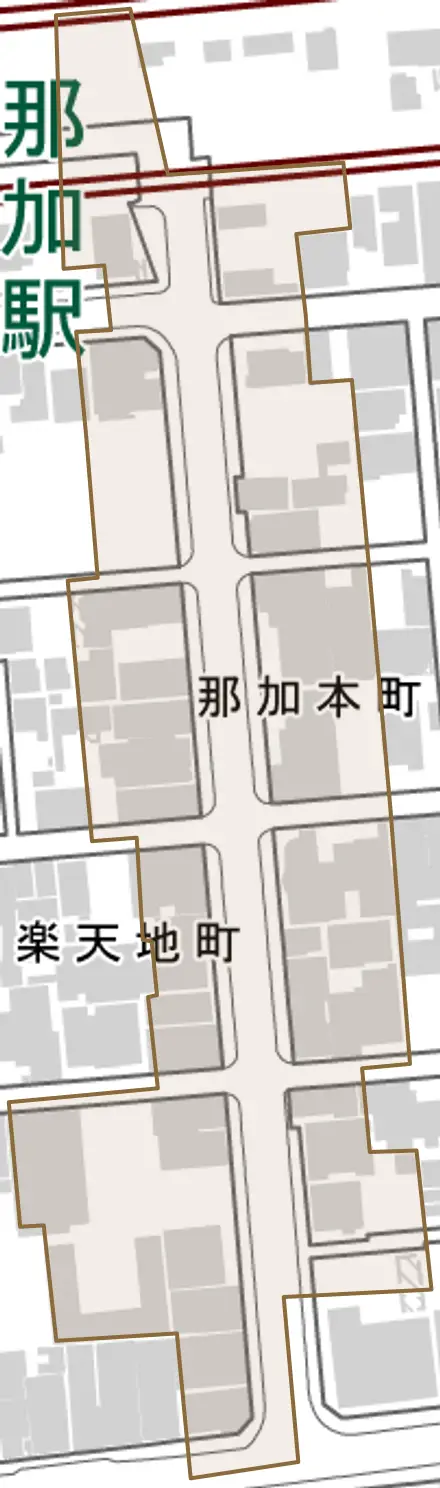 那加本町とその周辺の地図。町の範囲を重ねている