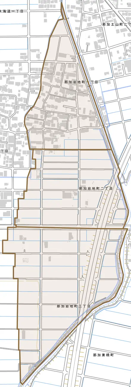 那加岩地町とその周辺の地図。町の範囲を重ねている
