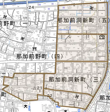 那加前洞新町とその周辺の地図。町の範囲を重ねている