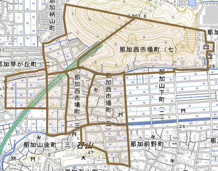 那加西市場町とその周辺の地図。町の範囲を重ねている