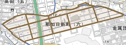 那加日新町とその周辺の地図。町の範囲を重ねている