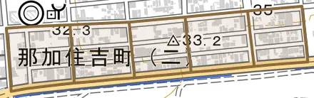 那加住吉町とその周辺の地図。町の範囲を重ねている