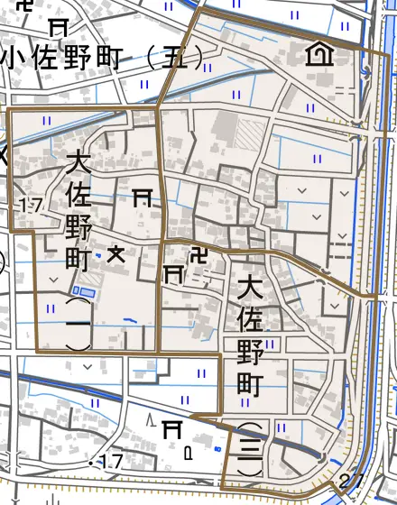 大佐野町とその周辺の地図。町の範囲を重ねている