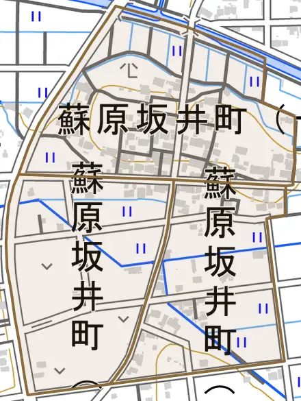 蘇原坂井町とその周辺の地図。町の範囲を重ねている