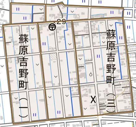 蘇原吉野町とその周辺の地図。町の範囲を重ねている