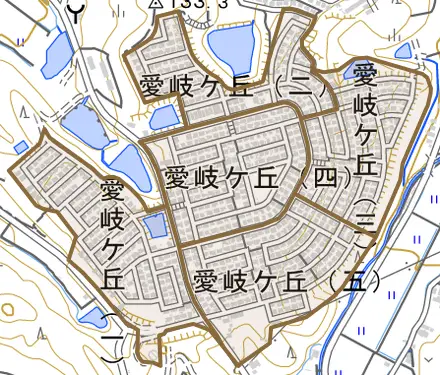 愛岐ケ丘とその周辺の地図。町の範囲を重ねている