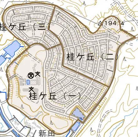 桂ケ丘とその周辺の地図。町の範囲を重ねている