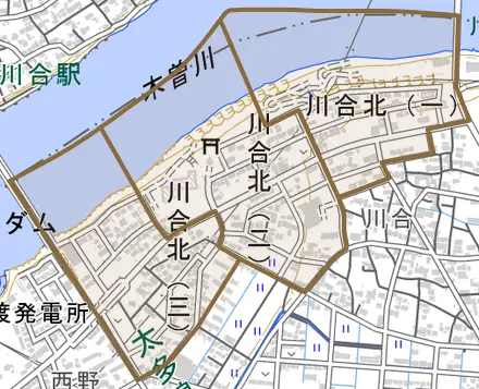 川合北とその周辺の地図。町の範囲を重ねている