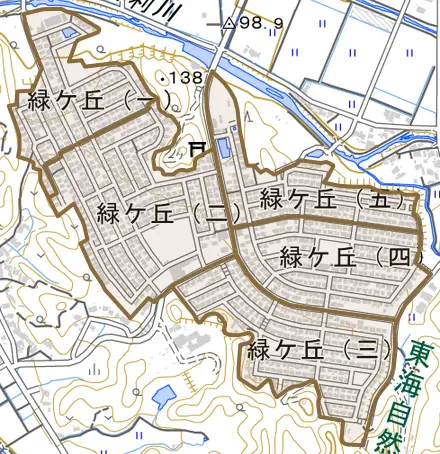 緑ケ丘とその周辺の地図。町の範囲を重ねている