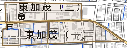 東加茂とその周辺の地図。町の範囲を重ねている