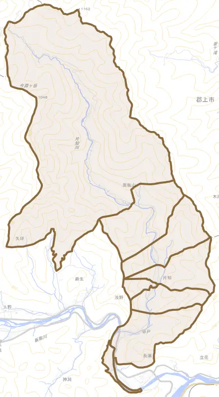 片知とその周辺の地図。町の範囲を重ねている