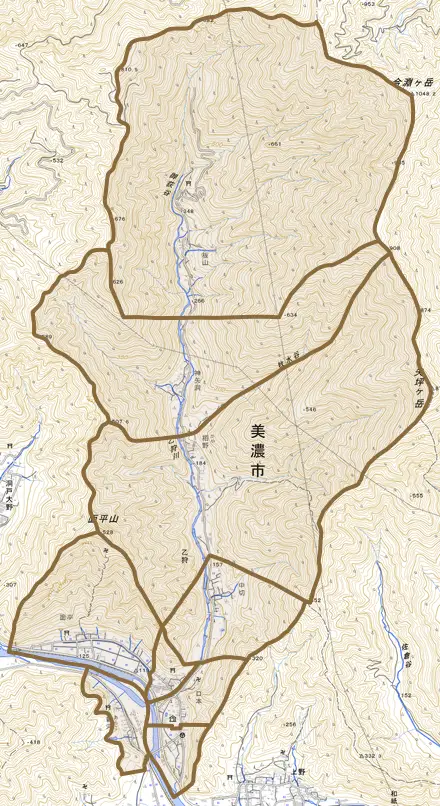 乙狩とその周辺の地図。町の範囲を重ねている