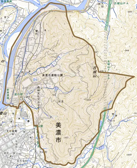曽代とその周辺の地図。町の範囲を重ねている