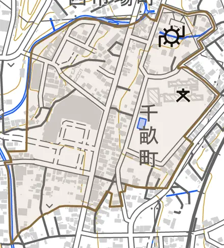 千畝町とその周辺の地図。町の範囲を重ねている