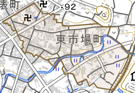 東市場町とその周辺の地図。町の範囲を重ねている