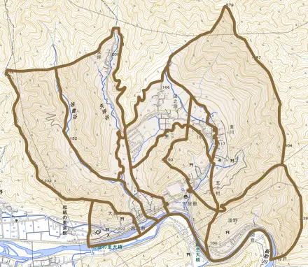 蕨生とその周辺の地図。町の範囲を重ねている