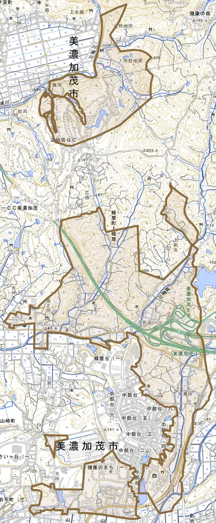 蜂屋町上蜂屋とその周辺の地図。町の範囲を重ねている