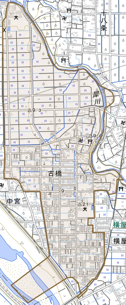 古橋とその周辺の地図。町の範囲を重ねている