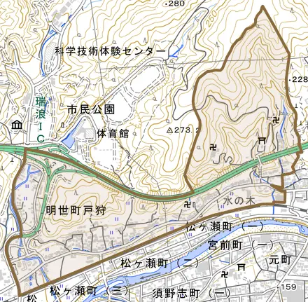 明世町戸狩とその周辺の地図。町の範囲を重ねている