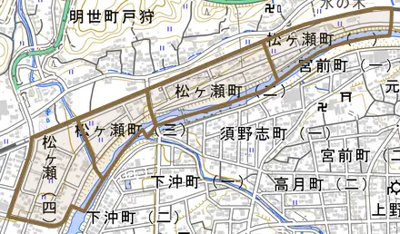 松ヶ瀬町とその周辺の地図。町の範囲を重ねている