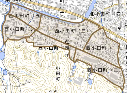 西小田町とその周辺の地図。町の範囲を重ねている