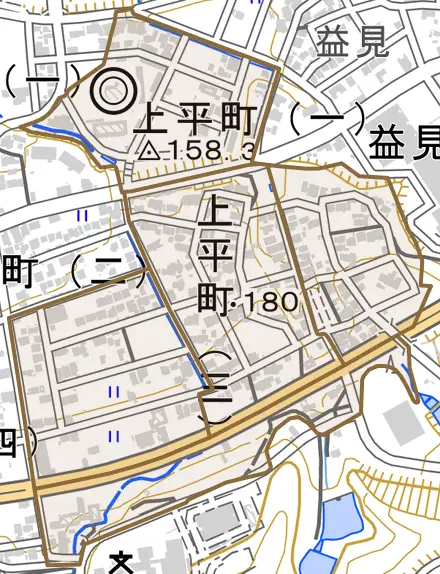 上平町とその周辺の地図。町の範囲を重ねている