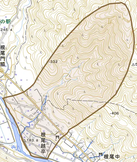 根尾越卒とその周辺の地図。町の範囲を重ねている