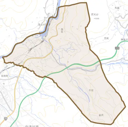 落合とその周辺の地図。町の範囲を重ねている