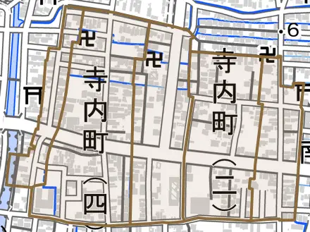 寺内町とその周辺の地図。町の範囲を重ねている