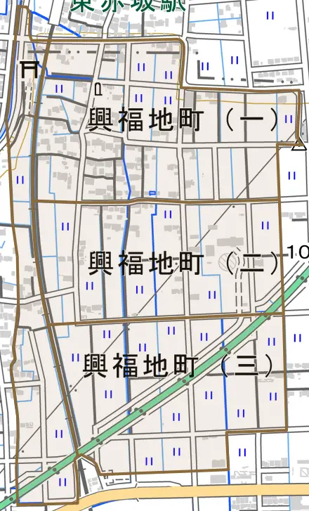 興福地町とその周辺の地図。町の範囲を重ねている