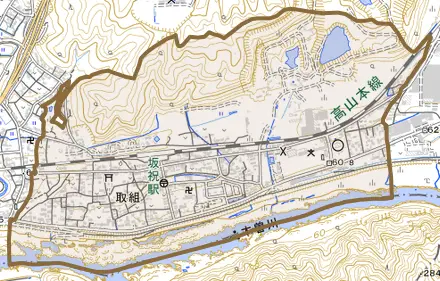 取組とその周辺の地図。町の範囲を重ねている