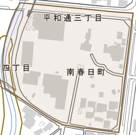 南春日町とその周辺の地図。町の範囲を重ねている
