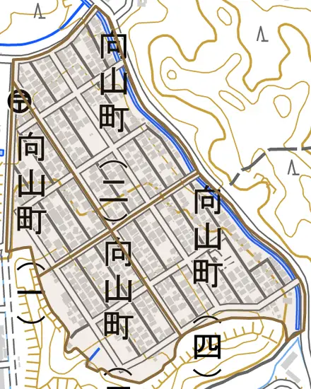 向山町とその周辺の地図。町の範囲を重ねている