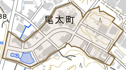 尾太町とその周辺の地図。町の範囲を重ねている