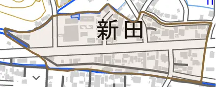 新田とその周辺の地図。町の範囲を重ねている