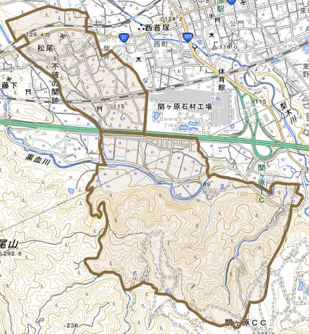 大字松尾とその周辺の地図。町の範囲を重ねている