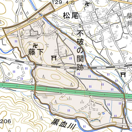 大字藤下とその周辺の地図。町の範囲を重ねている
