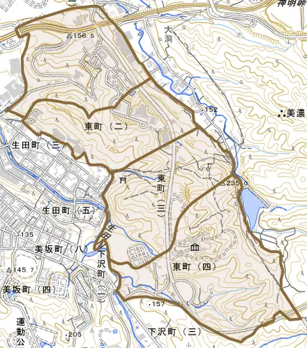 東町とその周辺の地図。町の範囲を重ねている