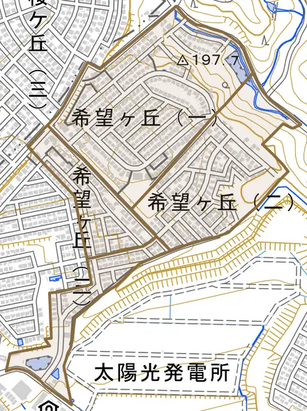 希望ケ丘とその周辺の地図。町の範囲を重ねている