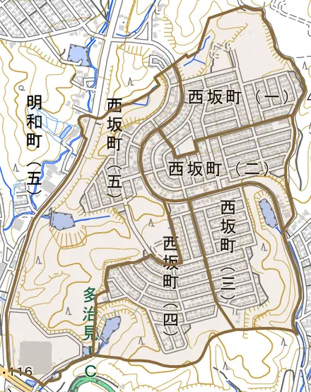 西坂町とその周辺の地図。町の範囲を重ねている