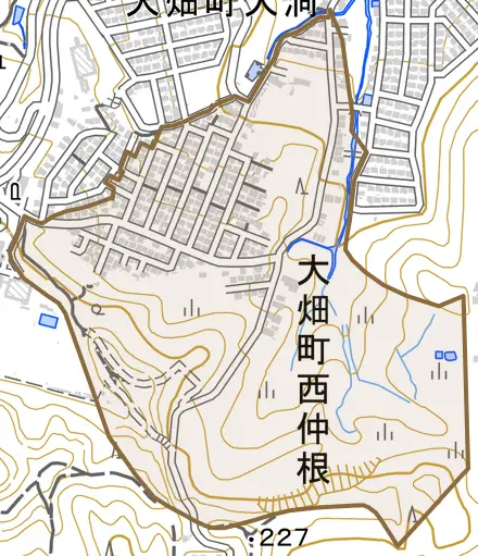 大畑町西仲根とその周辺の地図。町の範囲を重ねている