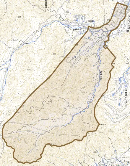 越後町とその周辺の地図。町の範囲を重ねている