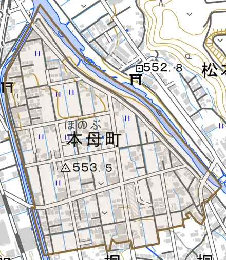 本母町とその周辺の地図。町の範囲を重ねている