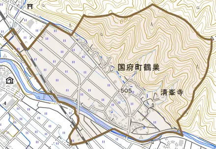 国府町鶴巣とその周辺の地図。町の範囲を重ねている